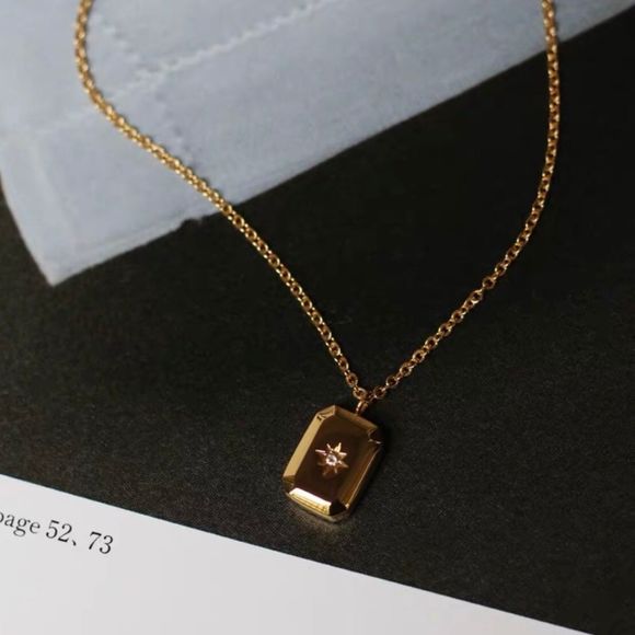 18K Gold Plated Rectangular Tag North Star Pendant Necklace - Picture 3 of 8